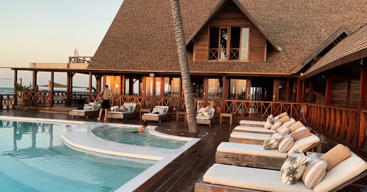 Camera di hotel con vista sulle montagne